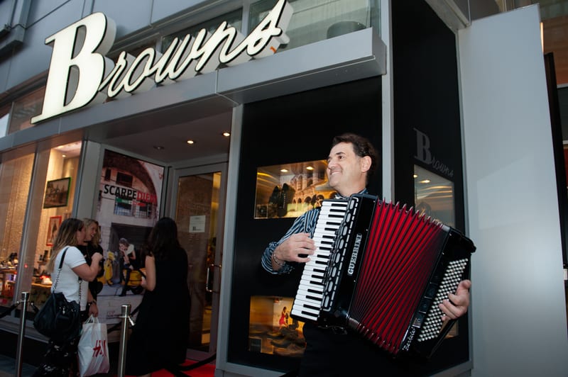 Lucio Raggiunti performing accordion at Brown's Shoes Scarpe Diem event