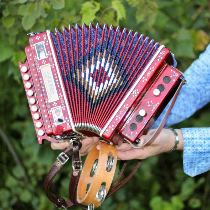 Lucio Raggiunti playing the Organetto